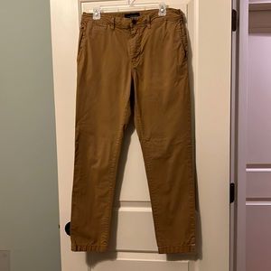 American Eagle Mens 32 x 30 Next Level Flex khaki pants